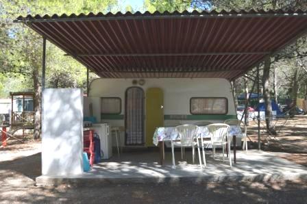 vieste caravan attrezzata - esterno