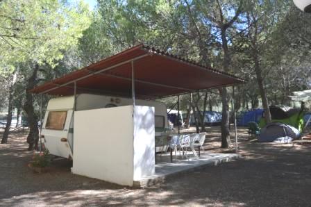 vieste caravan attrezzata - esterno