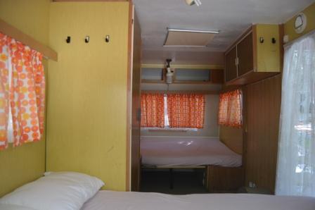 vieste caravan attrezzata - interno 4 persone